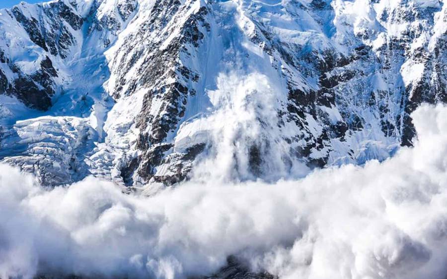 ambiente-frana-imminente-in-vallese-evacuato-il-villaggio-di-Blatten.jpg