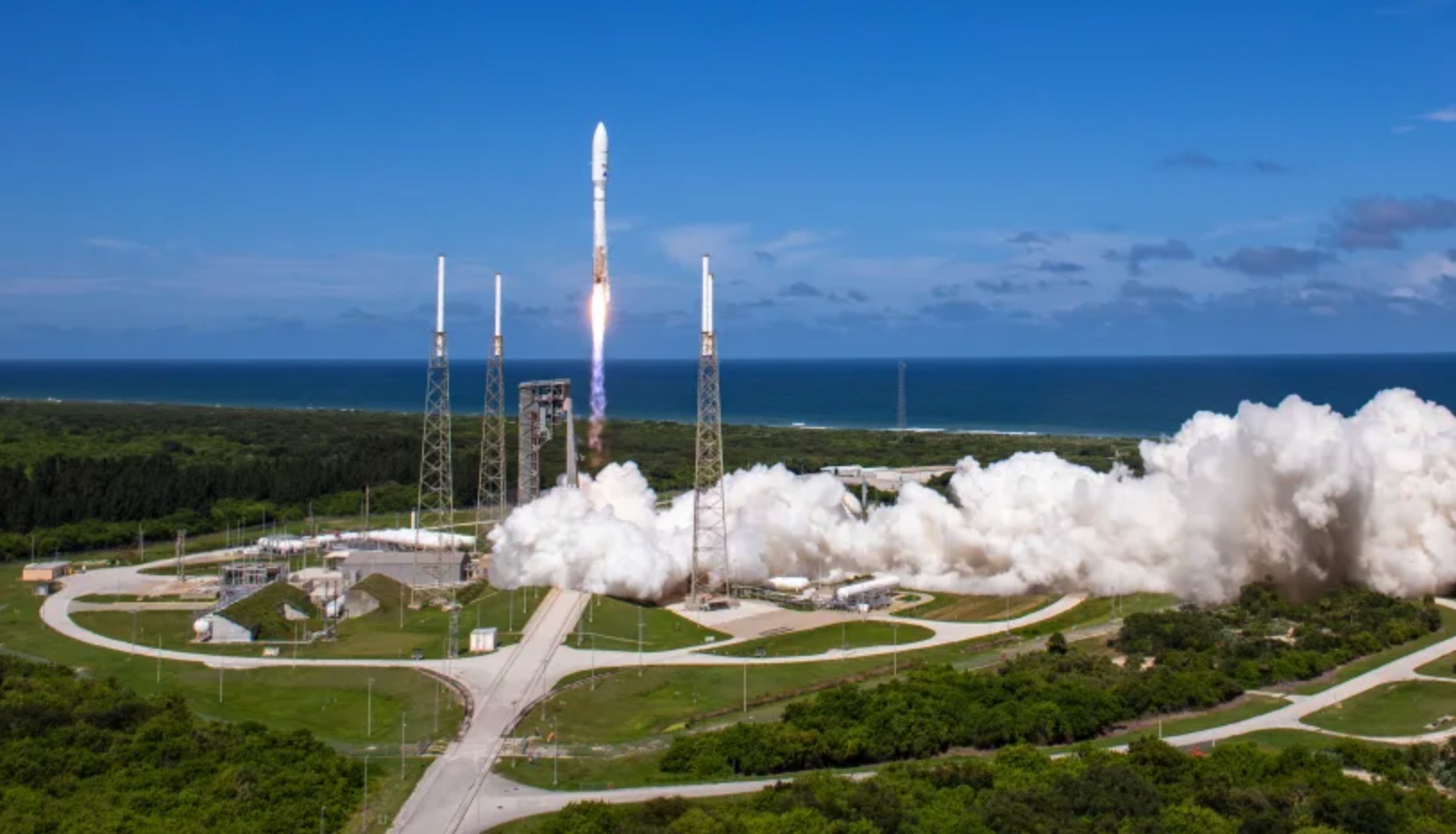 Amazon-lancia-i-primi-satelliti-del-Progetto-Kuiper.jpg